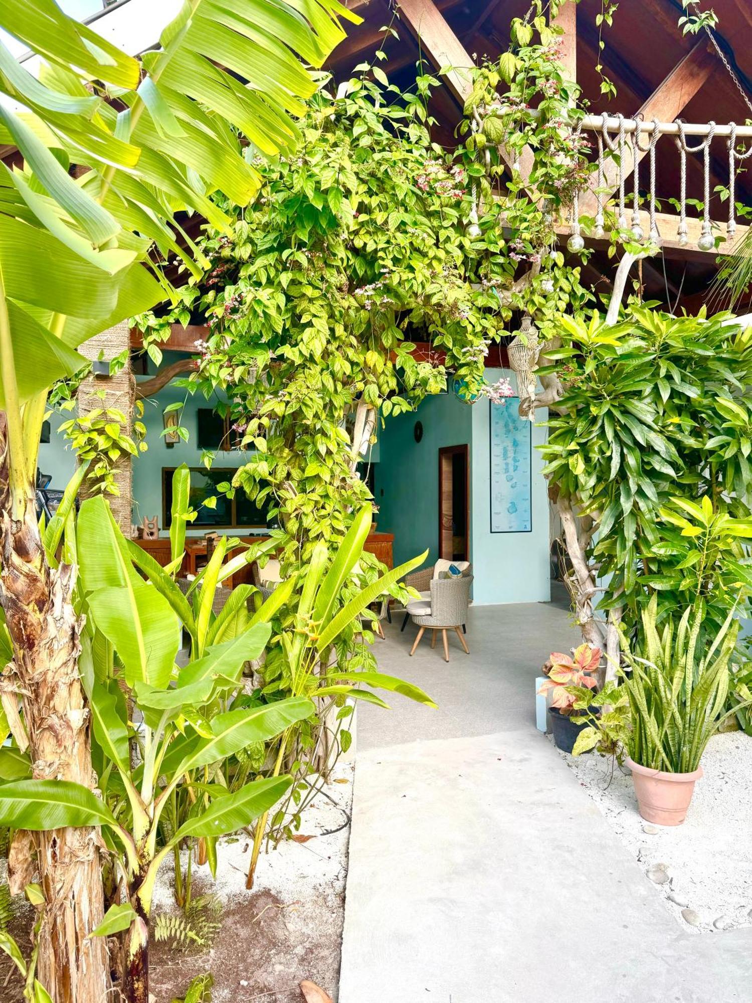 Sands Grand Dhigurah  Exterior foto
